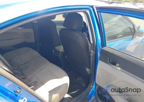 2018 Hyundai Elantra Se z USA, uszkodzony, nr VIN 5NPD74LF3JH317540